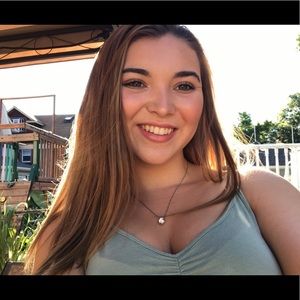 Meet your Posher, Phoebe